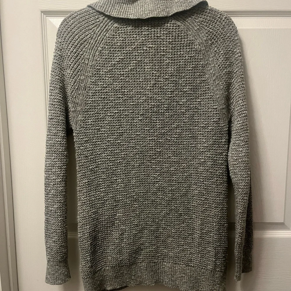 LLBean women’s cardigan sweater, short collar, chunky knit mid length Sz M